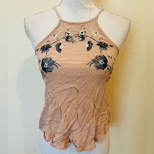 Women’s sleeveless shirt size small